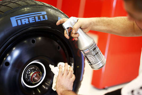 Check-up Media LIQUI MOLY Haas F1 4