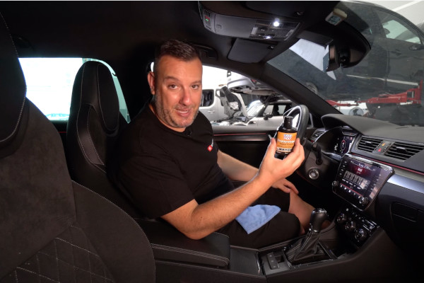 Check-up Media LIQUI MOLY Display Cleaner Mecânica Sobre Rodas